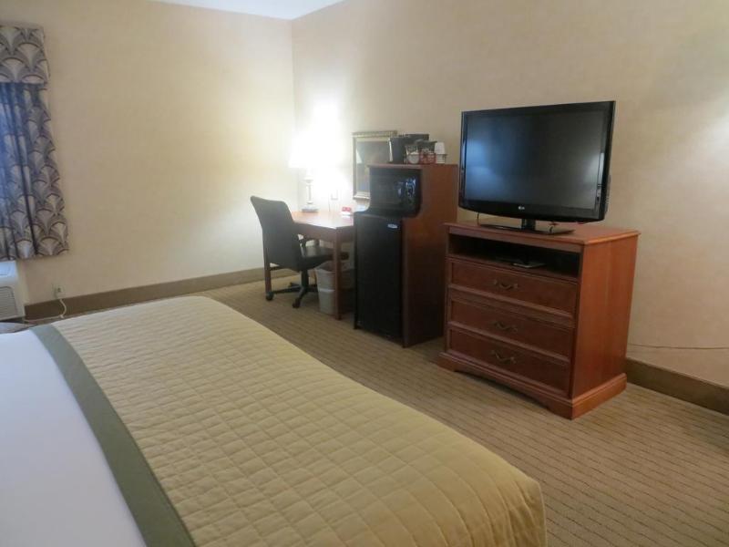 Baymont By Wyndham Indianapolis West Hotel Exterior photo